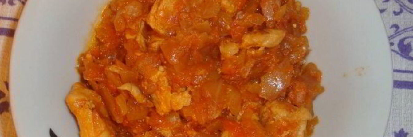 Тушеная капуста с курицей в мультиварке