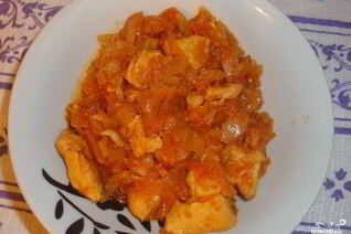 Тушеная капуста с курицей в мультиварке