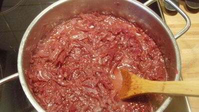 тушеная краснокочанная капуста