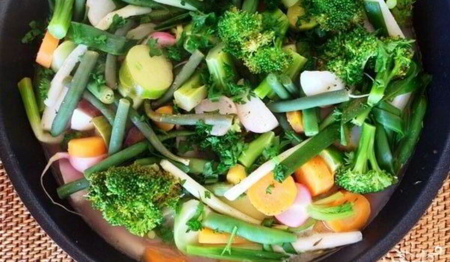 Рецепт тушеных овощей с лимоном, зеленью и сливочным маслом