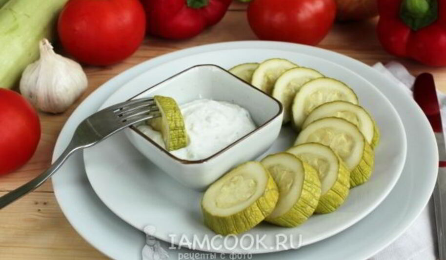 Рецепт запеченного кабачка с сырным соусом