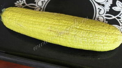 запеченный кабачок с сырным соусом