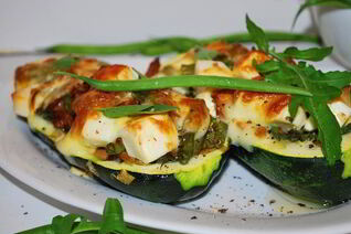 Запеченные цукини с лисичками и фетой