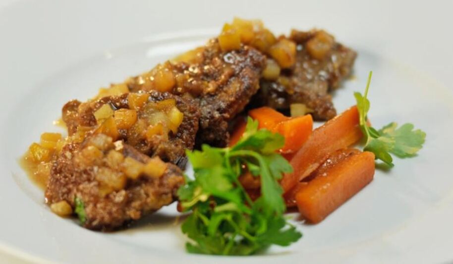 Рецепт говяжьей печенки с морковью в яблочном соусе