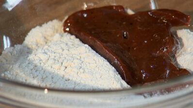 говяжья печенка с морковью в яблочном соусе