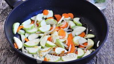 куриная печень с кабачками