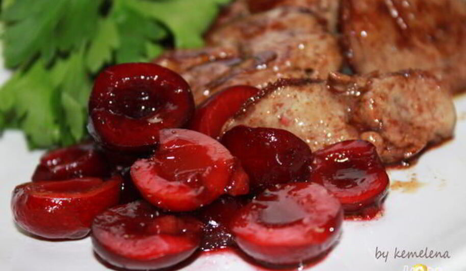 Рецепт куриной печени с маринованной черешней
