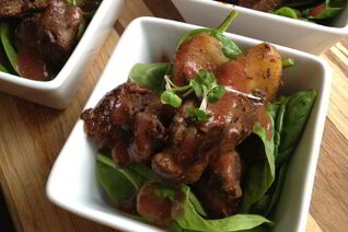 Куриная печень с яблоками