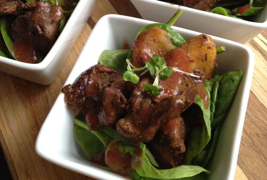 Куриная печень с яблоками