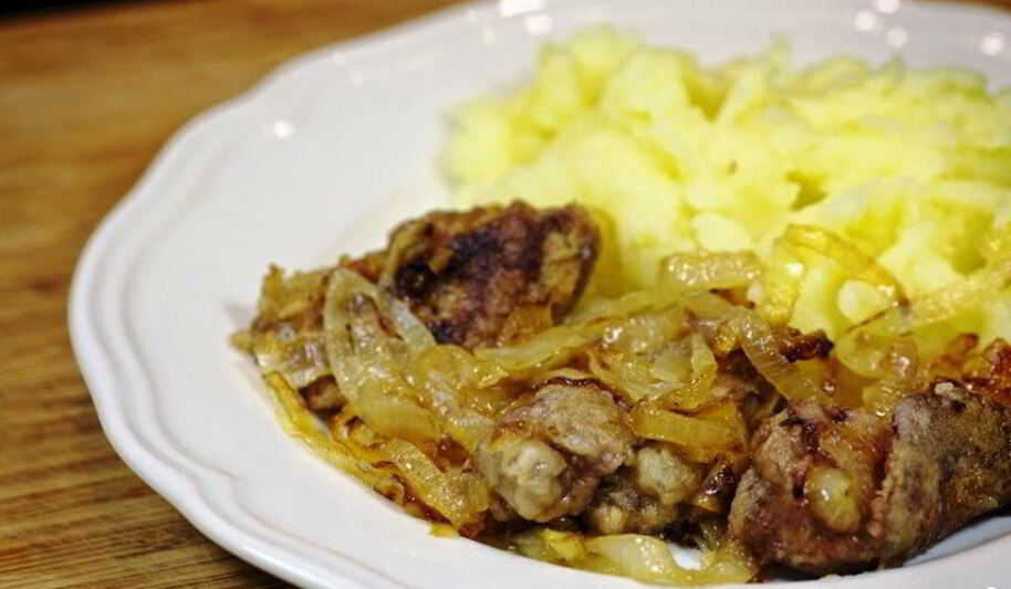 Рецепт куриной печени, жареной с луком