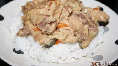 нежная говяжья печень в сметанном соусе