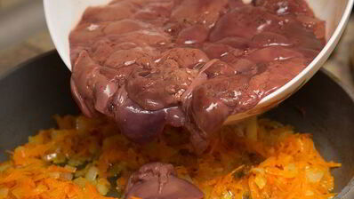 печень с овощами