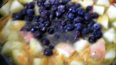 печень с яблоками и черной смородиной