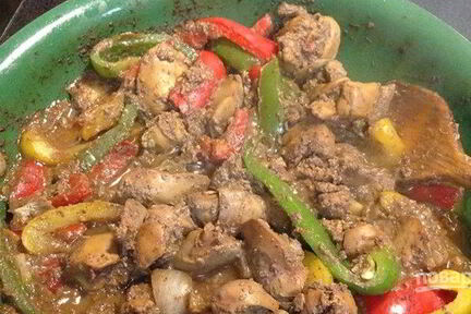 Тушеная куриная печень