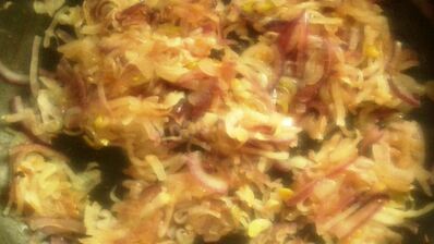 жареная капуста с куриной печенью