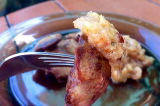 Жареная куриная печень с грушевым чатни