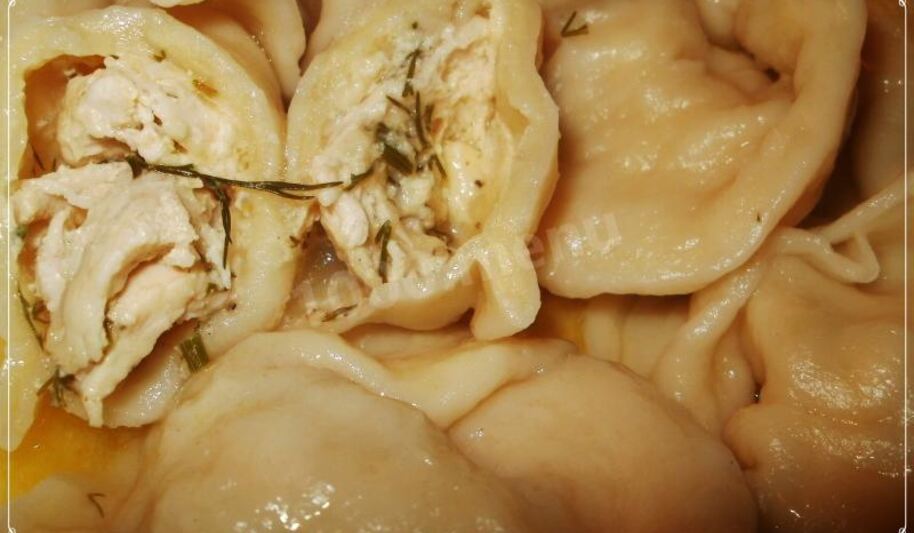 Рецепт куриных пельменей с курицей и сыром