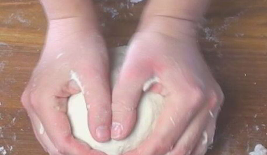 Рецепт универсального постного теста для пельменей, вареников и мантов