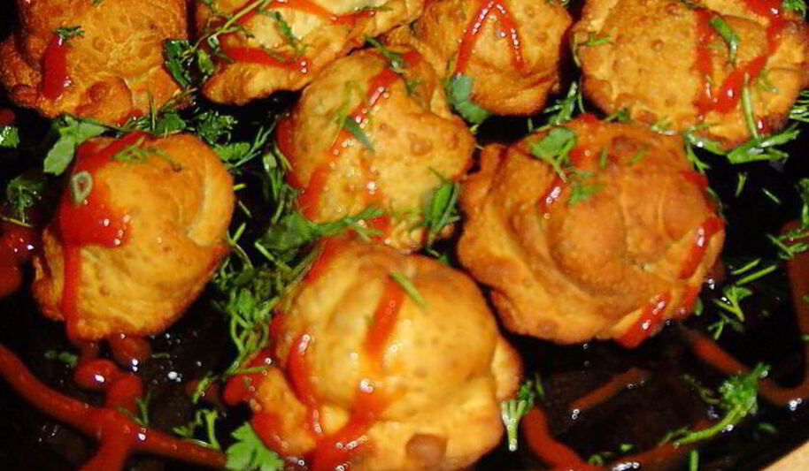 Рецепт жареных пельменей с грибами и капустой