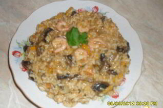 Паэлья с креветками и грибами