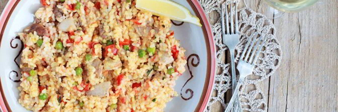 Паэлья с курицей и колбасками