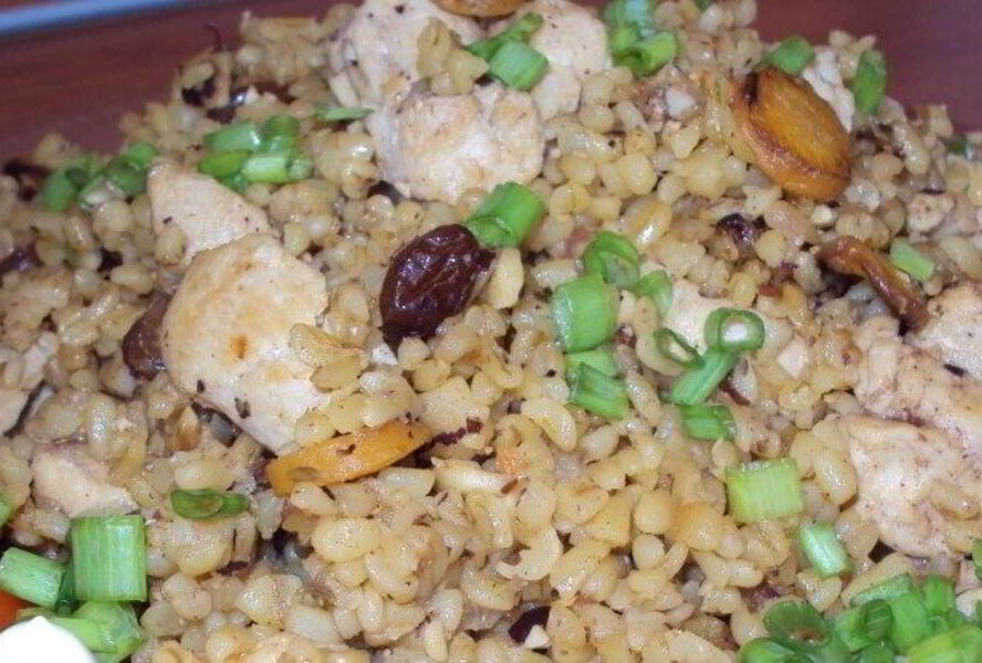 Плов из булгура с курицей