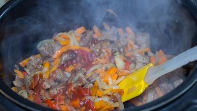 плов из перловки в мультиварке с мясом