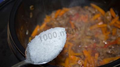 плов из перловки в мультиварке с мясом