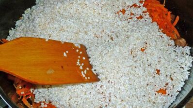 плов на сковороде со свининой