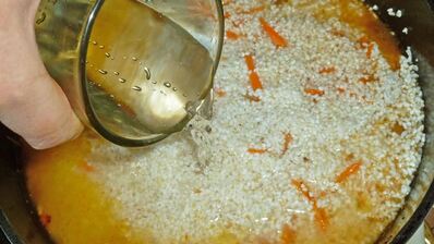 плов на сковороде со свининой