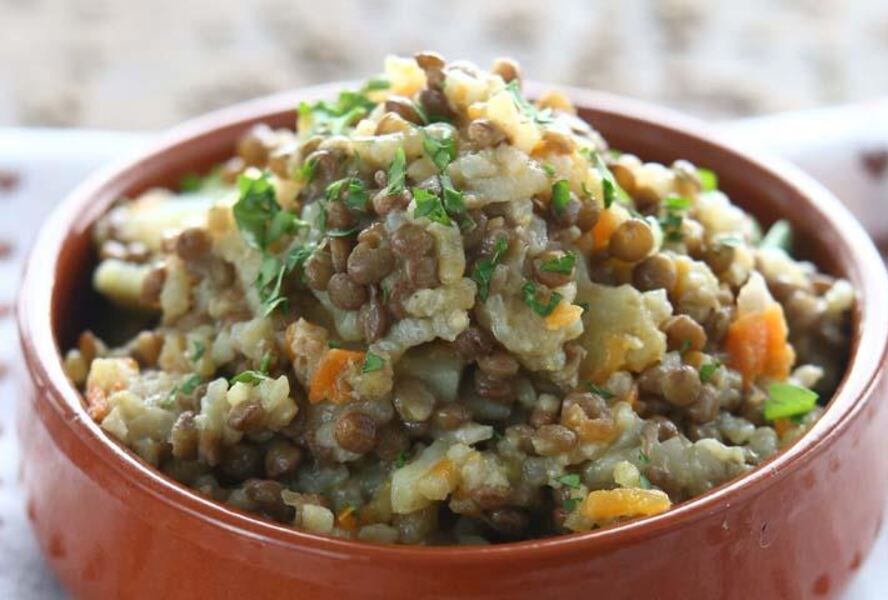 Плов с чечевицей и овощами