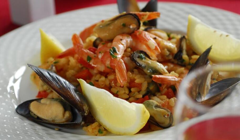 Рецепт плова с креветками и мидиями