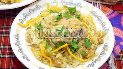 плов с курицей, изюмом и морковью по-корейски