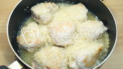 плов с курицей, изюмом и морковью по-корейски