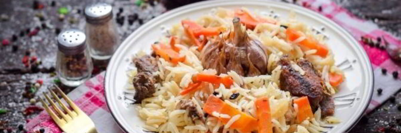 Плов с тушенкой в мультиварке