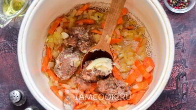 плов с тушенкой в мультиварке