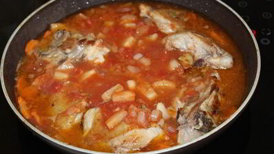 фрикасе из курицы в томате