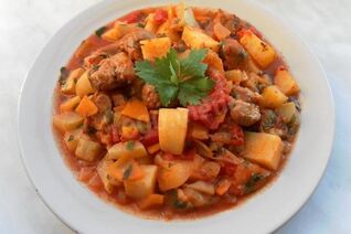 Мясное рагу с овощами из свинины