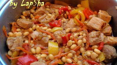 мясное рагу с соевыми бобами и орегано