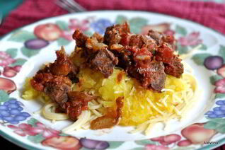 Мясное рагу с тыквой спагетти