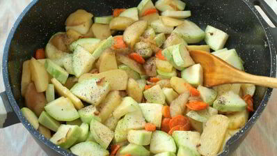 овощное рагу с цветной капустой и стручковым горошком