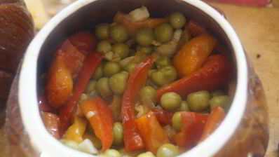 рагу со свининой и тыквой в горшочках