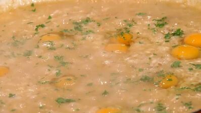 ризотто с перепелиными яйцами и копченым салом