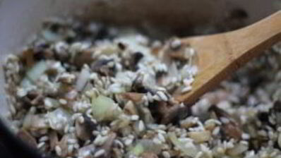 ризотто с шампиньонами и луком