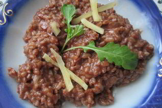 Шоколадное ризотто с беконом и руколой