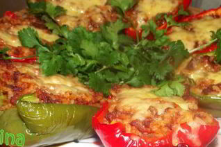 Сладкие перцы, фаршированные ризотто