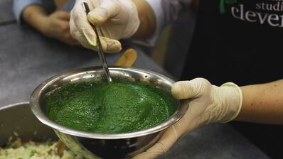 зеленое ризотто со скумбрией