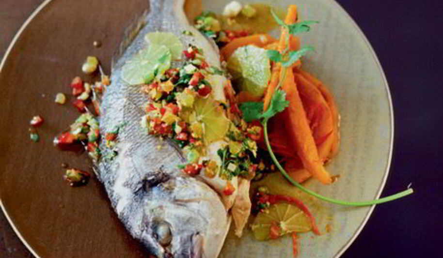 Рецепт дорады с овощами, лимоном и печеной тыквой