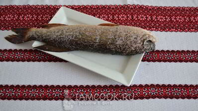 фаршированная щука с салом в духовке