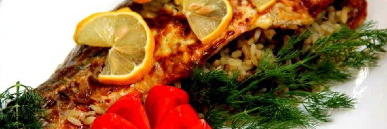 Карп с рисом, запеченный в духовке